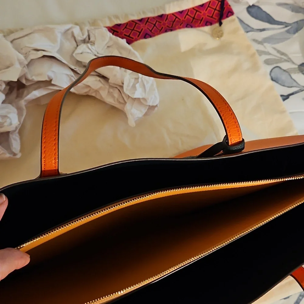 NWOTs Tory Burch Perry Triple Compartment Tote. - Picture 6 of 12